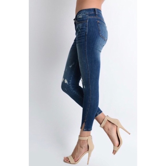 Distressed Super Skinny Jeans 🌺more sizes ! - Picture 3 of 5